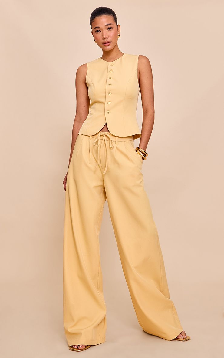 https://mediahub.prettylittlething.com/cnn0529_butter%20yellow_xl_3