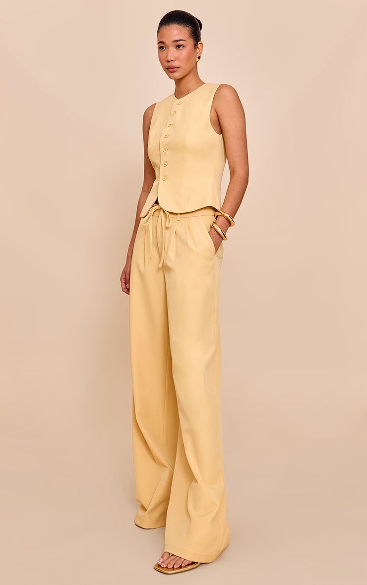 https://mediahub.prettylittlething.com/cnn0531_butter%20yellow_xl_2