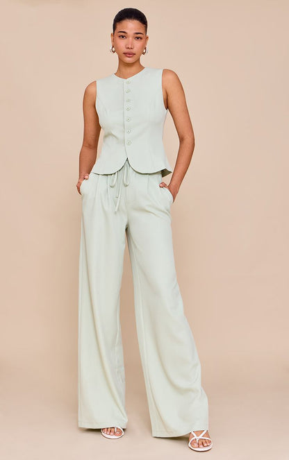 https://mediahub.prettylittlething.com/cnn0639_pale%20lime_xl_2
