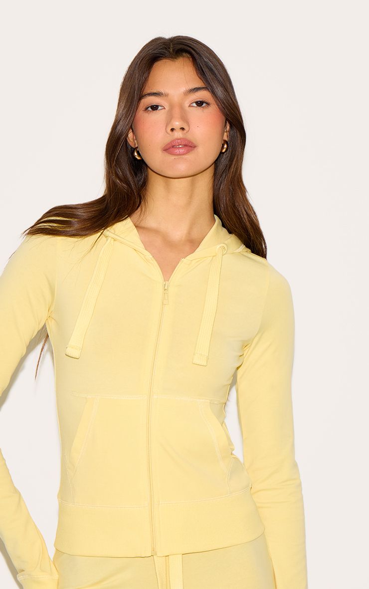 https://mediahub.prettylittlething.com/cnn0641_butter%20yellow_xl_3