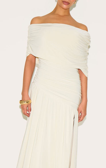https://mediahub.prettylittlething.com/cnn1039_white_xl_3
