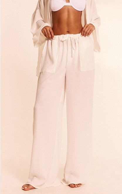 https://mediahub.prettylittlething.com/cnn1476_white_xl_1