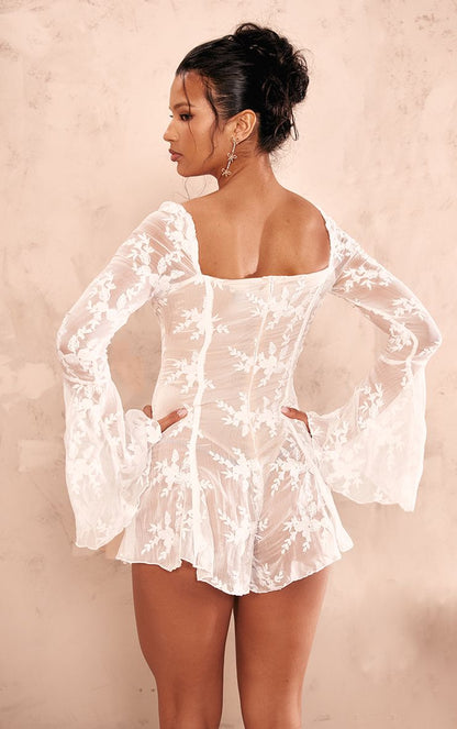 https://mediahub.prettylittlething.com/cnn2044_white_xl_1