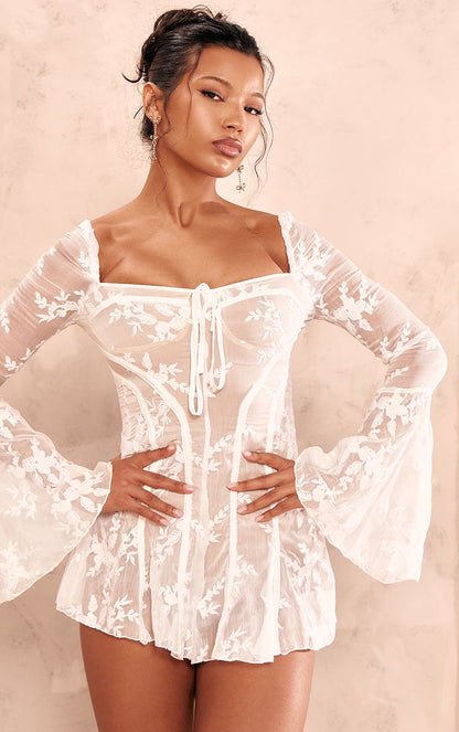 https://mediahub.prettylittlething.com/cnn2044_white_xl_3