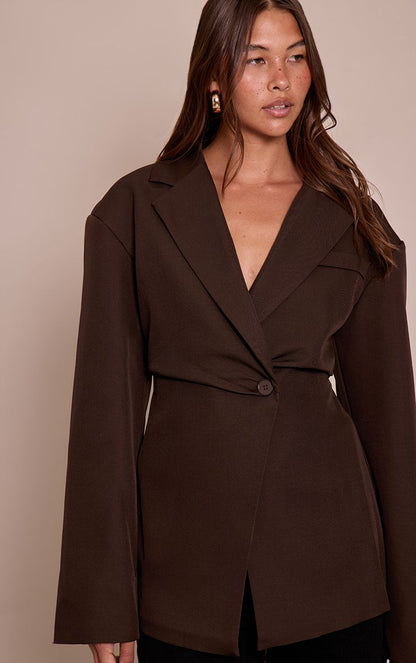 https://mediahub.prettylittlething.com/cnn2539_chocolate_xl