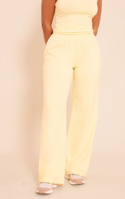 https://mediahub.prettylittlething.com/cnn2640_pale%20yellow_xl_1