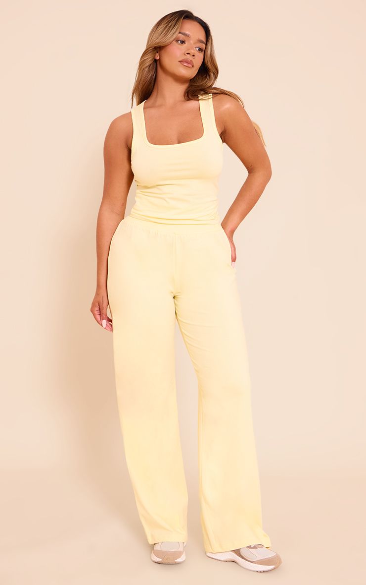 https://mediahub.prettylittlething.com/cnn2640_pale%20yellow_xl