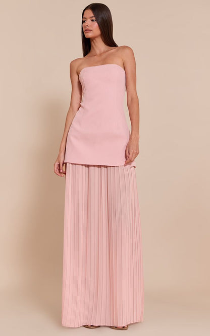 https://mediahub.prettylittlething.com/cnn3459_blush_xl_2