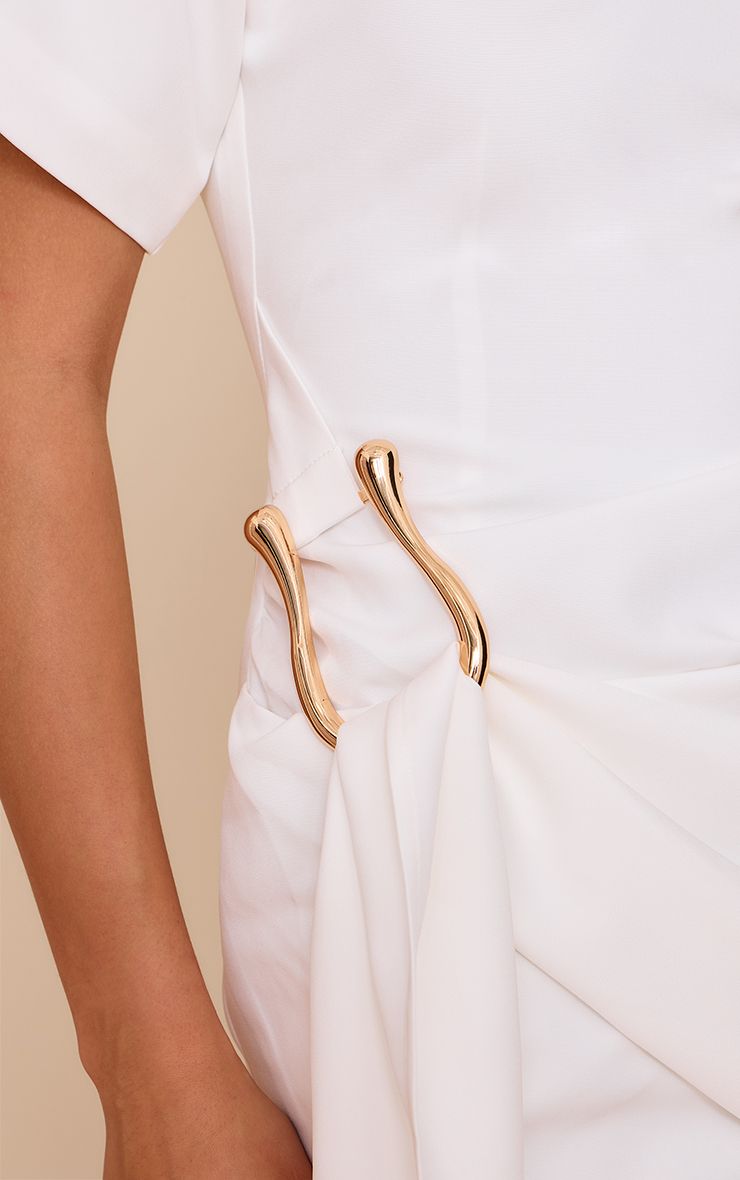 https://mediahub.prettylittlething.com/cnn3569_cream_xl_3