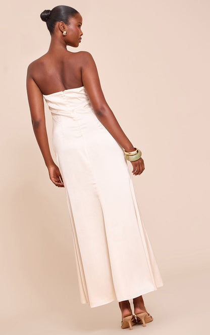 https://mediahub.prettylittlething.com/cnn3612_cream_xl_1