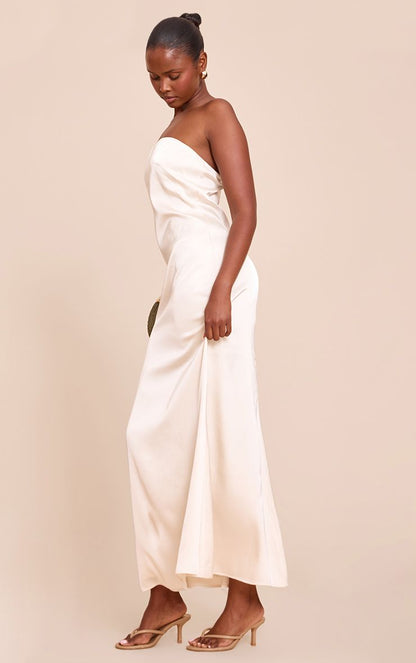 https://mediahub.prettylittlething.com/cnn3612_cream_xl_2