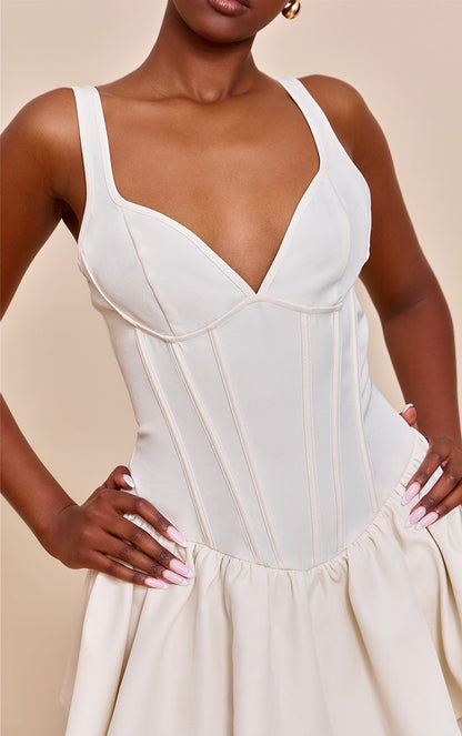 https://mediahub.prettylittlething.com/cnn4932_cream_xl_3
