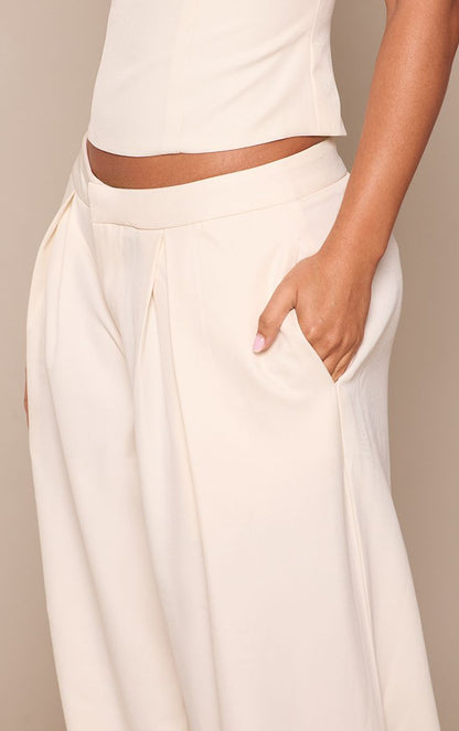 https://mediahub.prettylittlething.com/cnn5241_cream_xl_3