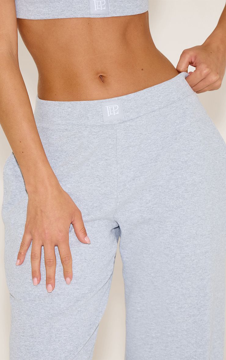 https://mediahub.prettylittlething.com/cnn5377_grey_xl_3