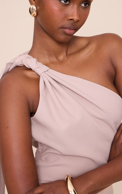 https://mediahub.prettylittlething.com/cnn5452_taupe_xl_3