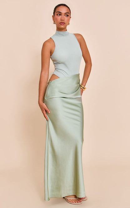 https://mediahub.prettylittlething.com/cnn5477_sage%20green_xl_2