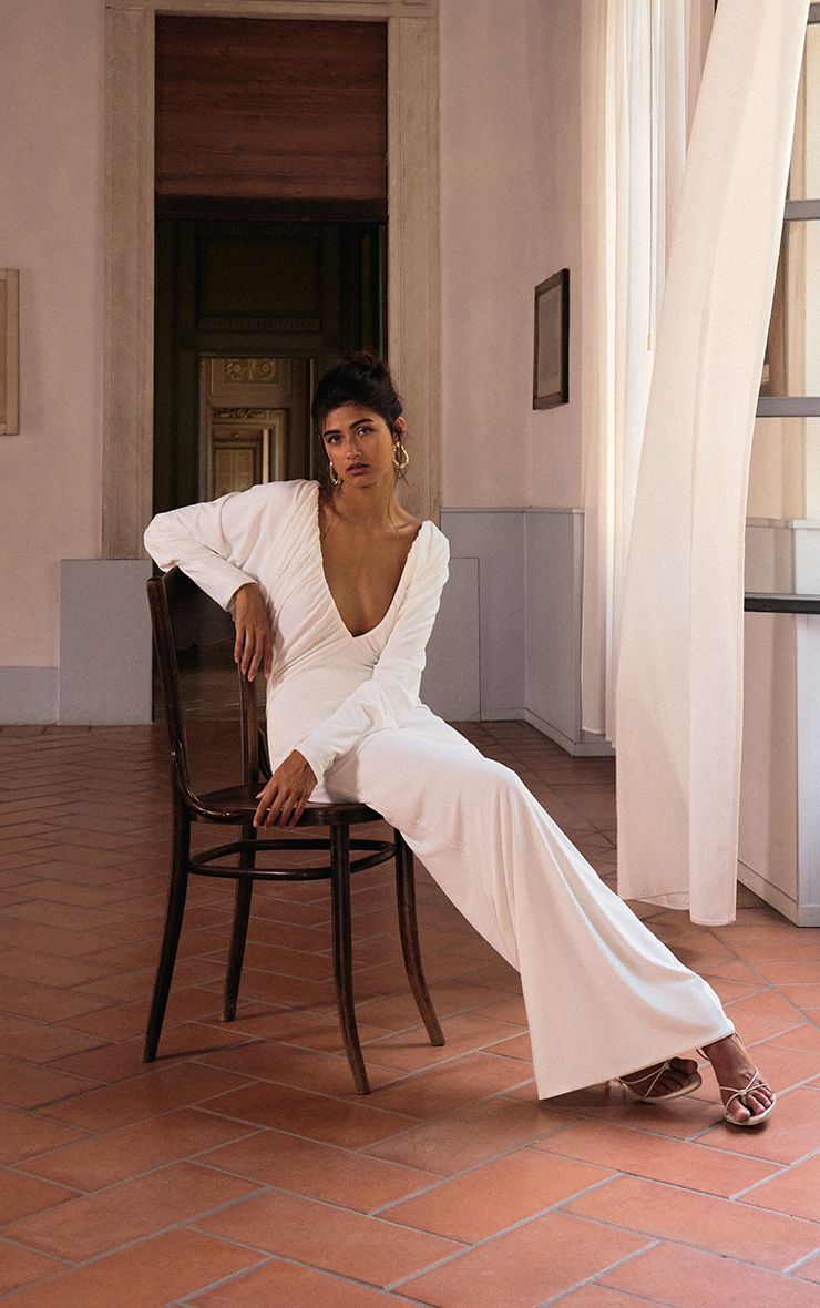 https://mediahub.prettylittlething.com/cnn5924_white_xl_2