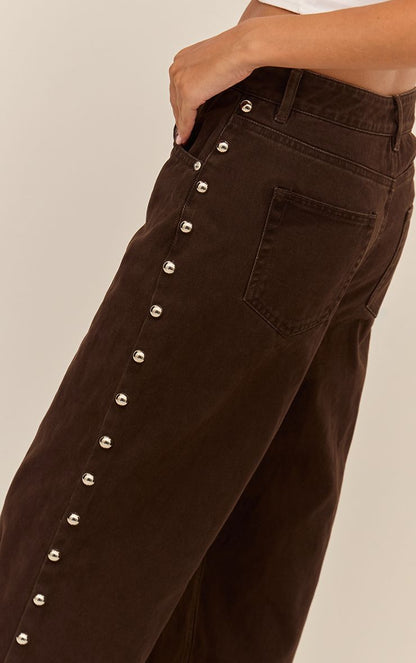 https://mediahub.prettylittlething.com/cnn6727_chocolate_xl_3
