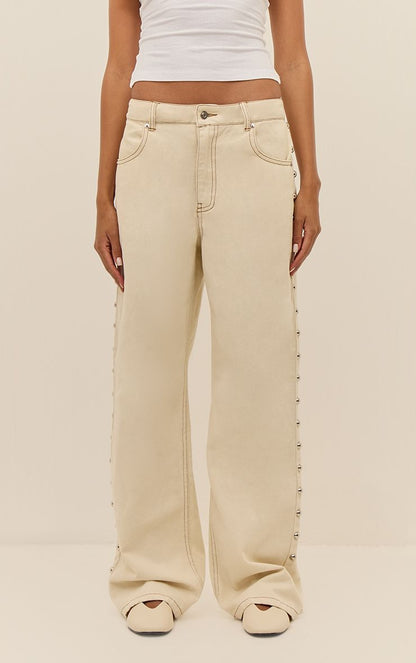 https://mediahub.prettylittlething.com/cnn6878_ecru_xl_1