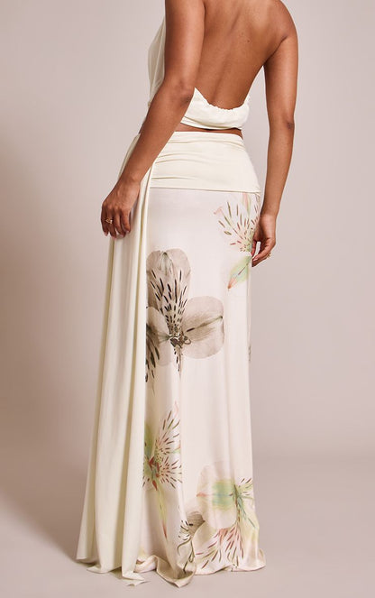 https://mediahub.prettylittlething.com/cnn8053_cream_xl_2
