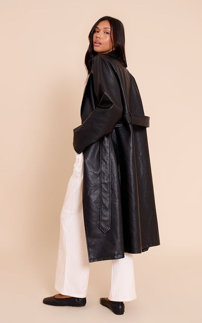 https://mediahub.prettylittlething.com/cnn8571_black_xl_1