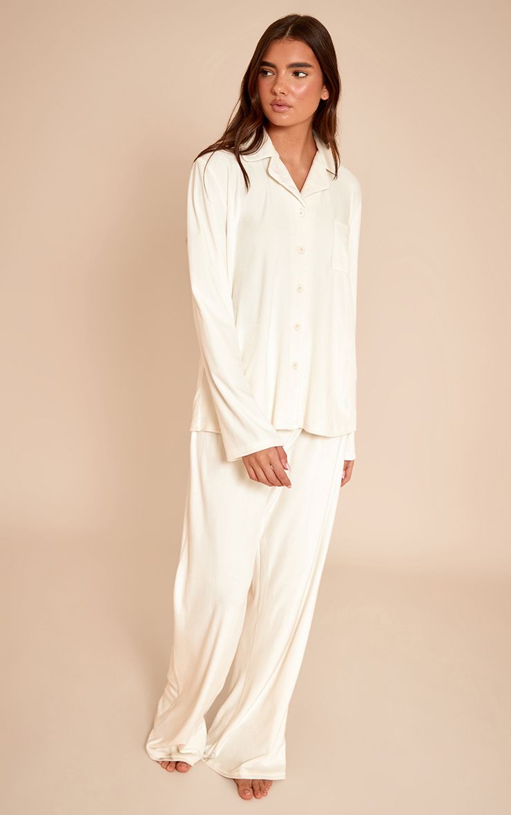 https://mediahub.prettylittlething.com/cnn8645_cream_xl_2