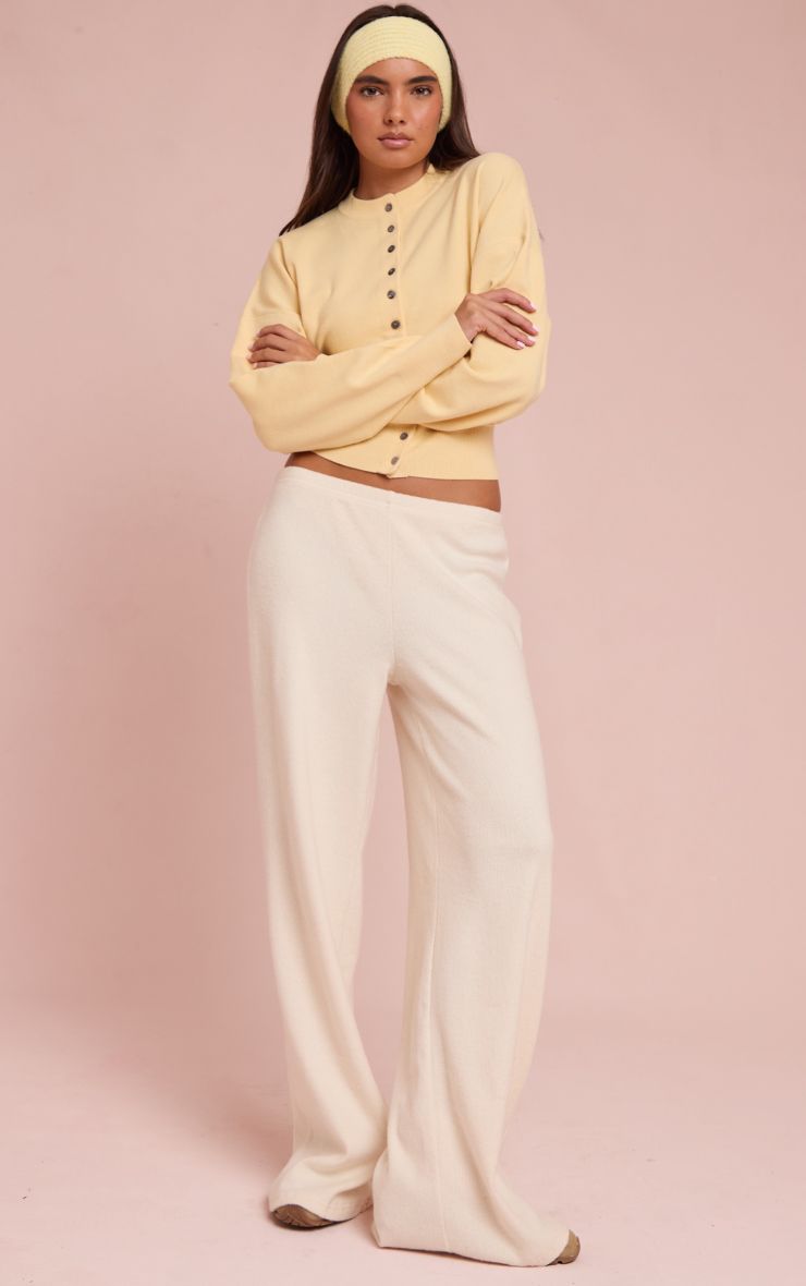 https://mediahub.prettylittlething.com/cnn9040_pale%20yellow_xl_2