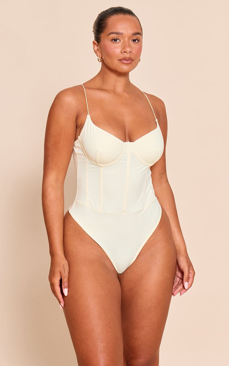 https://mediahub.prettylittlething.com/cnn9074_pale%20yellow_xl_1