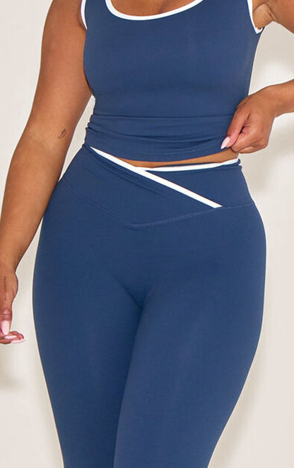 https://mediahub.prettylittlething.com/cnn9814_navy_xl_3