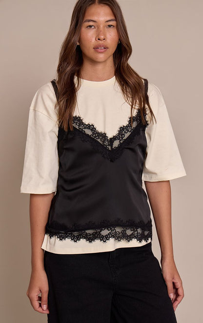 https://mediahub.prettylittlething.com/cno0773_black_xl_2