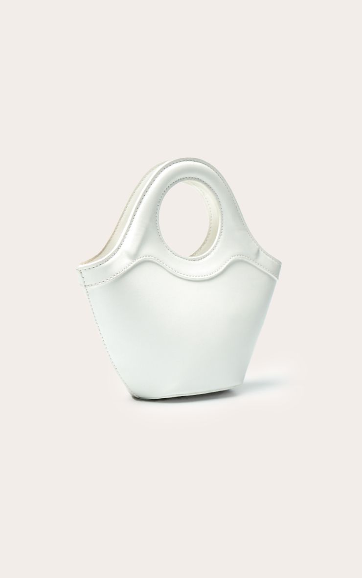 https://mediahub.prettylittlething.com/cno1632_cream_xl_3