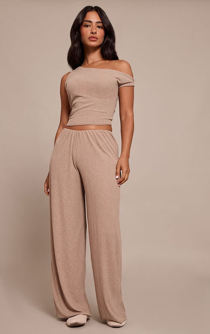 https://mediahub.prettylittlething.com/cno1709_taupe_xl_2