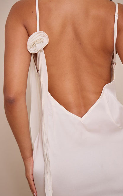 https://mediahub.prettylittlething.com/cno1729_white_xl_3
