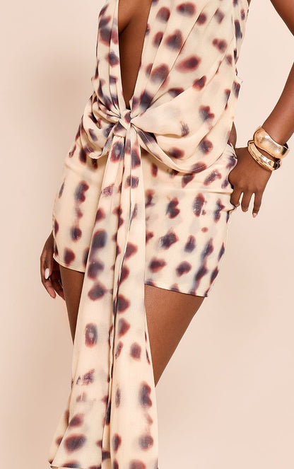https://mediahub.prettylittlething.com/cno1899_cream_xl_1