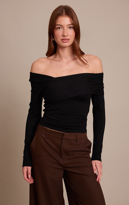 https://mediahub.prettylittlething.com/cno2016_black_xl