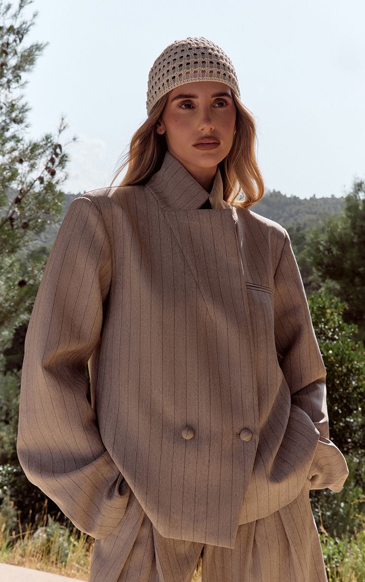 https://mediahub.prettylittlething.com/cno2406_taupe_xl_3