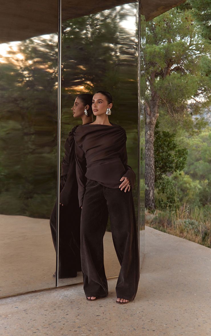 https://mediahub.prettylittlething.com/cno2416_dark%20chocolate_xl_2