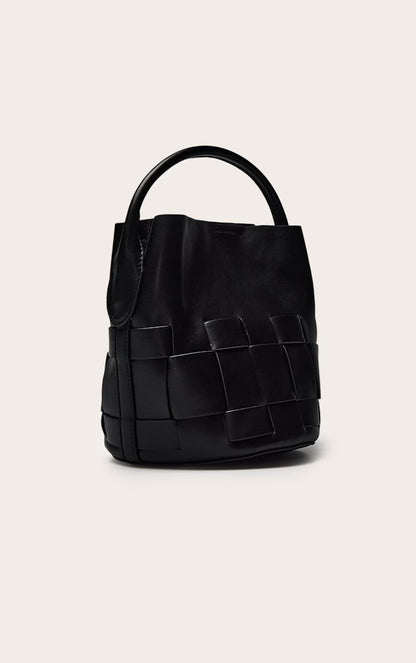 https://mediahub.prettylittlething.com/cno4100_black_xl_3