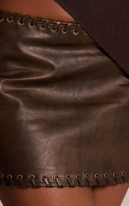 https://mediahub.prettylittlething.com/cno4341_dark%20brown_xl_4