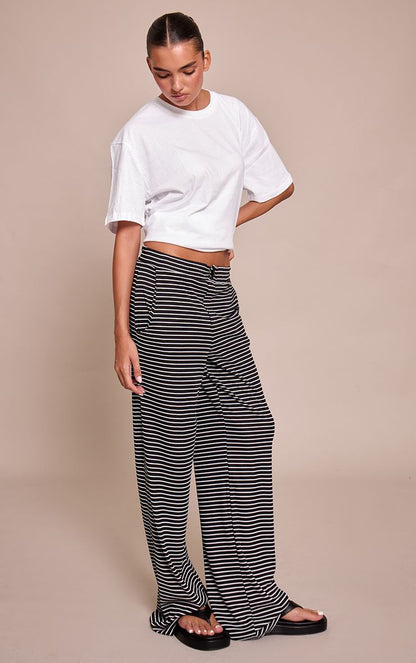https://mediahub.prettylittlething.com/cno5896_black_xl_1