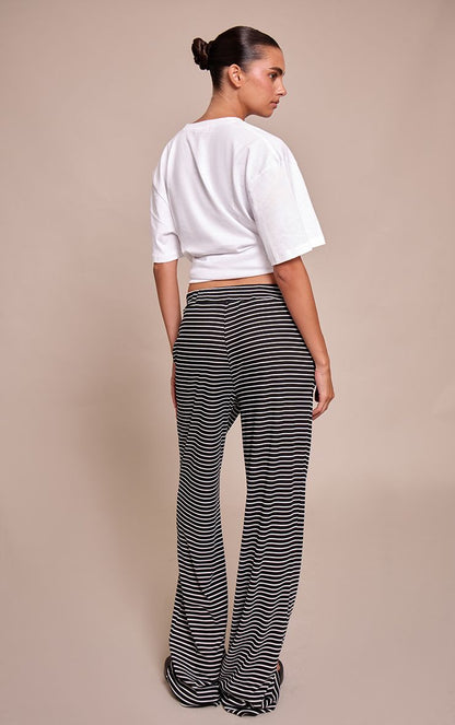 https://mediahub.prettylittlething.com/cno5896_black_xl_2