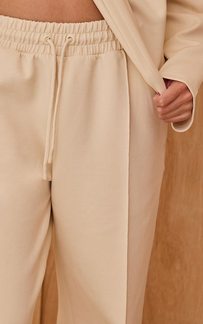 https://mediahub.prettylittlething.com/cno5987_cream_xl_3