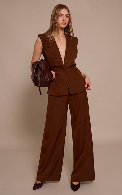 https://mediahub.prettylittlething.com/cno6679_chocolate_xl_2