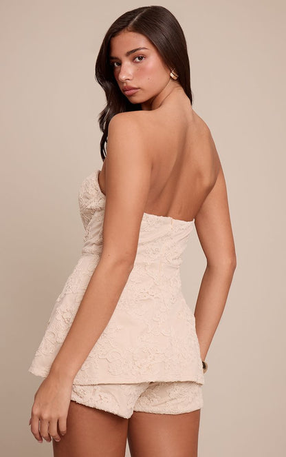 https://mediahub.prettylittlething.com/cno6741_light%20nude_xl_1