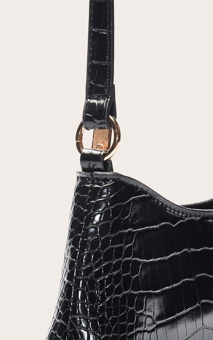 https://mediahub.prettylittlething.com/cno6803_black_xl_3