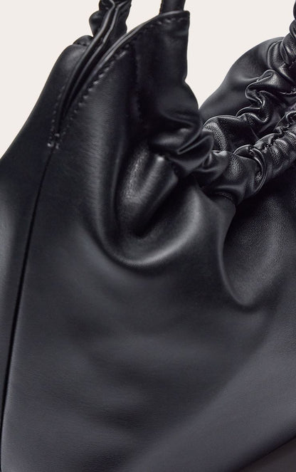 https://mediahub.prettylittlething.com/cno6832_black_xl_3