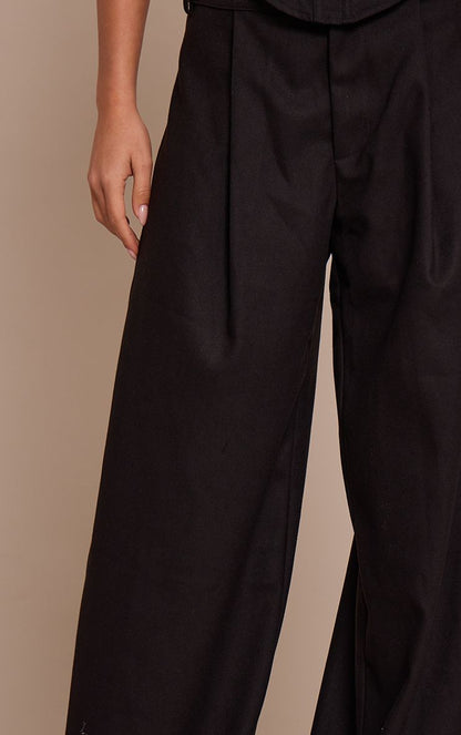 https://mediahub.prettylittlething.com/cno7283_black_xl_3