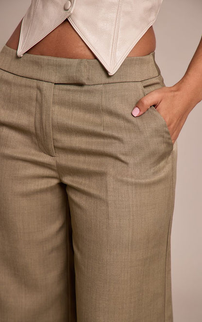 https://mediahub.prettylittlething.com/cno7530_khaki_xl_3