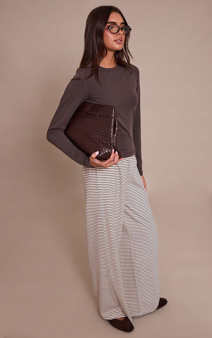 https://mediahub.prettylittlething.com/cno7725_dark%20chocolate_xl_2