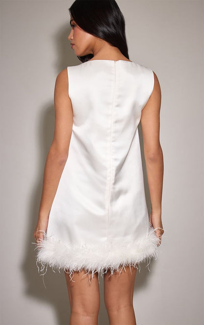 https://mediahub.prettylittlething.com/cno8713_white_xl_1